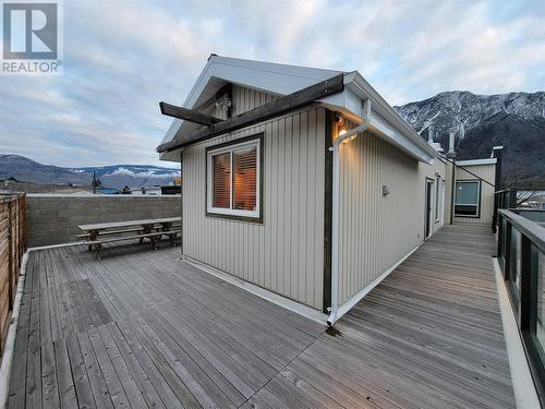 614 7Th Avenue, Keremeos, BC - Outdoor With Exterior