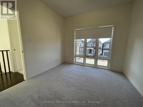 74 Fruitful Cres, Whitby, ON - Indoor Photo Showing Other Room