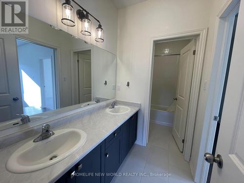 74 Fruitful Cres, Whitby, ON - Indoor Photo Showing Bathroom