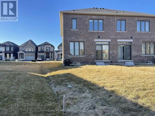 74 Fruitful Cres, Whitby, ON - Outdoor