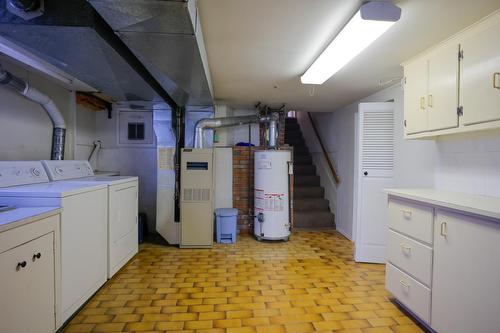 708 Elwyn Street, Nelson, BC - Indoor Photo Showing Laundry Room