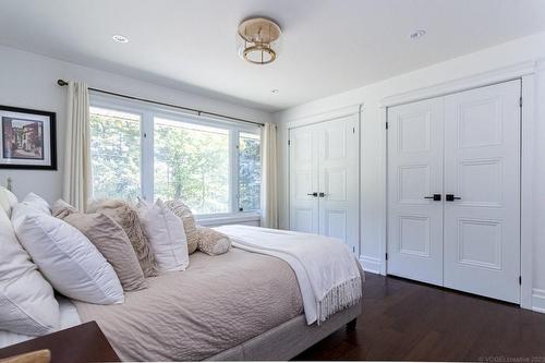 2 Short Road, Dundas, ON - Indoor Photo Showing Bedroom