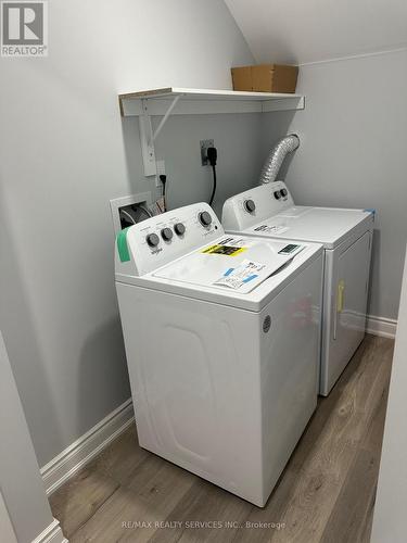 37 Moorhart Cres, Caledon, ON - Indoor Photo Showing Laundry Room