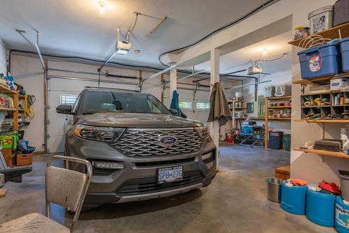 6158 Redfish Road, Nelson, BC - Indoor Photo Showing Garage