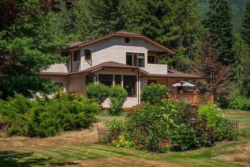 6158 Redfish Road, Nelson, BC - Outdoor