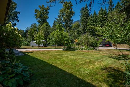 6158 Redfish Road, Nelson, BC - Outdoor