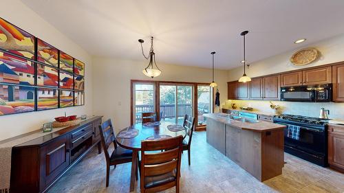 25 - 4878 Ridge Road, Radium Hot Springs, BC - Indoor Photo Showing Kitchen With Double Sink