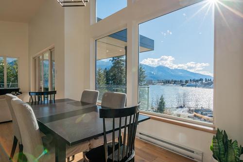 575 Larch Drive, Kaslo, BC - Indoor Photo Showing Dining Room