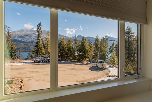 575 Larch Drive, Kaslo, BC -  With View