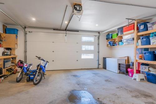 575 Larch Drive, Kaslo, BC - Indoor Photo Showing Garage