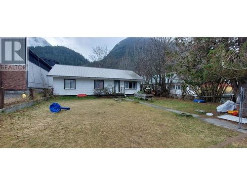 633 Cliff Street, Bella Coola, BC - Outdoor