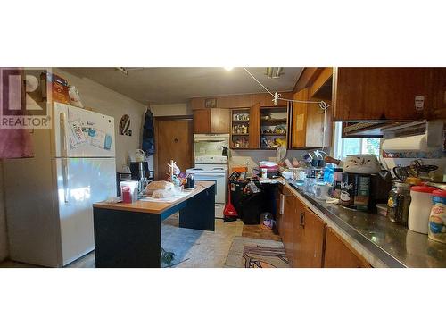 633 Cliff Street, Bella Coola, BC - Indoor Photo Showing Kitchen