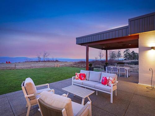 300 Connemara Rd, Comox, BC - Outdoor With Deck Patio Veranda
