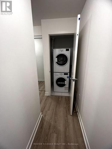 #206 -250 Lawrence Ave W, Toronto, ON - Indoor Photo Showing Laundry Room