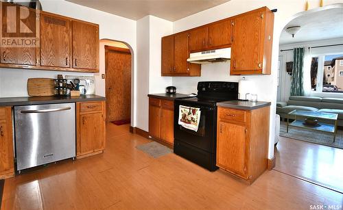 655 4Th Street E, Prince Albert, SK - Indoor Photo Showing Kitchen