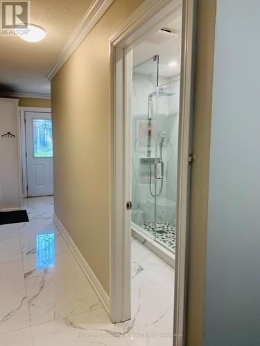 621 Broadview Avenue, Orillia, ON - Indoor Photo Showing Bathroom