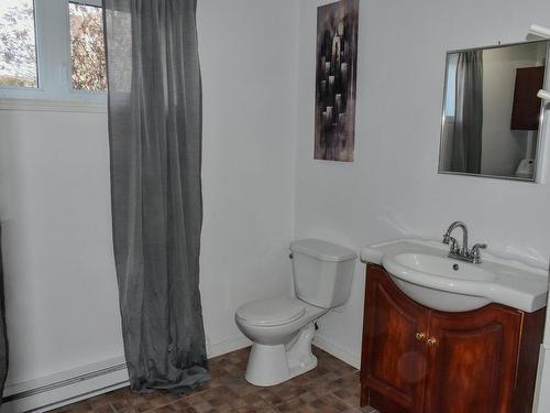 Powder room - 2775 Rue Des Perdrix, Drummondville, QC - Indoor Photo Showing Bathroom