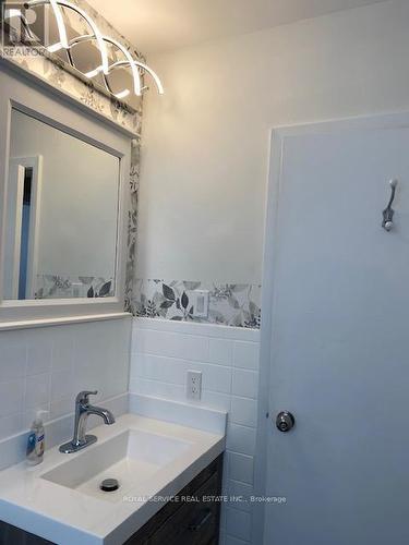 1095 Western Avenue, Peterborough, ON - Indoor Photo Showing Bathroom