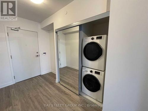 3406 - 195 Redpath Avenue, Toronto, ON - Indoor Photo Showing Laundry Room