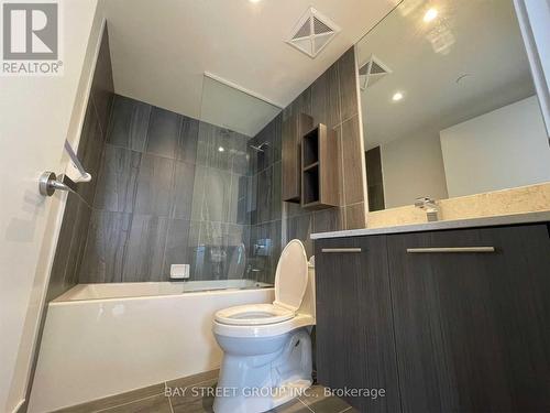 3406 - 195 Redpath Avenue, Toronto, ON - Indoor Photo Showing Bathroom