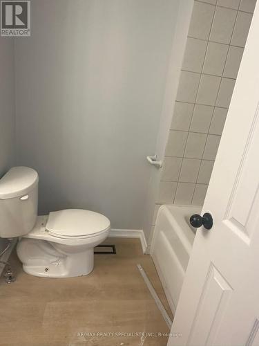 Main - 90 Kingsmere Crescent S, Brampton, ON - Indoor Photo Showing Bathroom