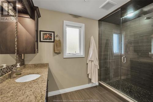 12337 Candlewood Drive, Tecumseh, ON - Indoor Photo Showing Bathroom