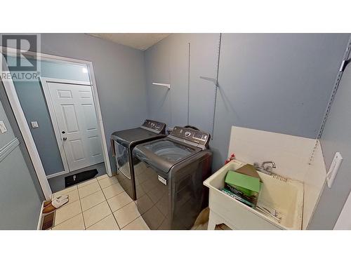 5158 Perkins Road, Forest Grove, BC - Indoor Photo Showing Laundry Room