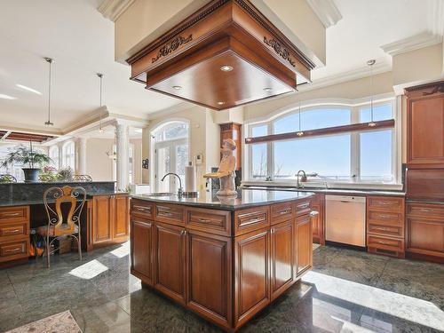 Cuisine - 1830 Ch. Du Bord-Du-Lac-Lakeshore, Dorval, QC - Indoor Photo Showing Kitchen