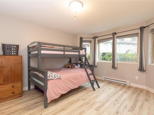 10-4271 Wellington Rd, Nanaimo, BC - Indoor Photo Showing Bedroom