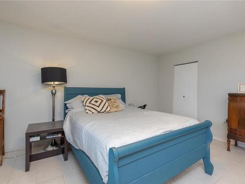10-4271 Wellington Rd, Nanaimo, BC - Indoor Photo Showing Bedroom