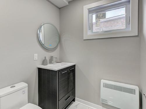 Salle d'eau - 49 Rue Desbarats, Kirkland, QC - Indoor Photo Showing Bathroom