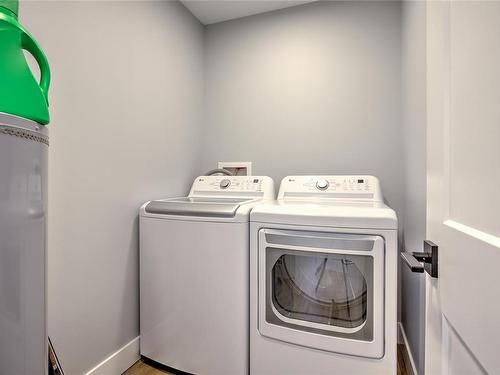 100 Driftwood Terr, Lake Cowichan, BC - Indoor Photo Showing Laundry Room