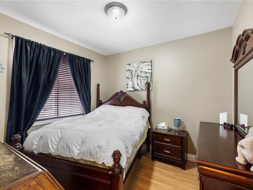 5780 Bradbury Rd, Nanaimo, BC - Indoor Photo Showing Bedroom