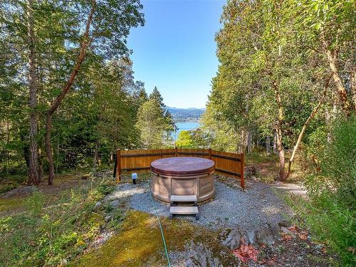 11920 Fairtide Rd, Ladysmith, BC - Outdoor