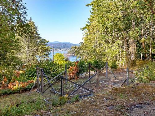 11920 Fairtide Rd, Ladysmith, BC - Outdoor