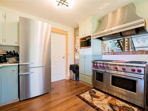 745 Weathers Way, Mudge Island, BC - Indoor Photo Showing Kitchen