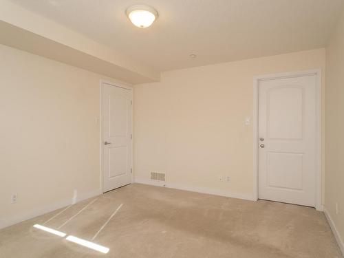 304 31 Martha Street, Thunder Bay, ON - Indoor Photo Showing Other Room