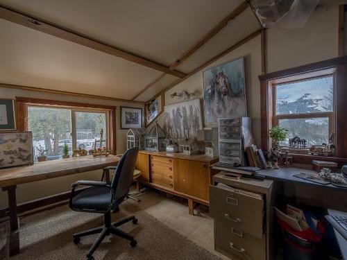 1049 Hepburn Rd, Chase, BC - Indoor Photo Showing Office