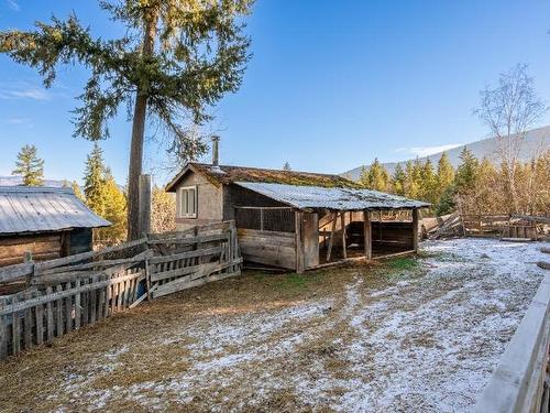 1049 Hepburn Rd, Chase, BC - Outdoor