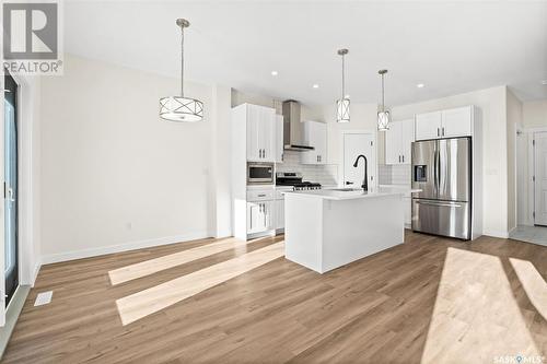 251 Ells Crescent, Saskatoon, SK - Indoor Photo Showing Kitchen With Stainless Steel Kitchen With Upgraded Kitchen