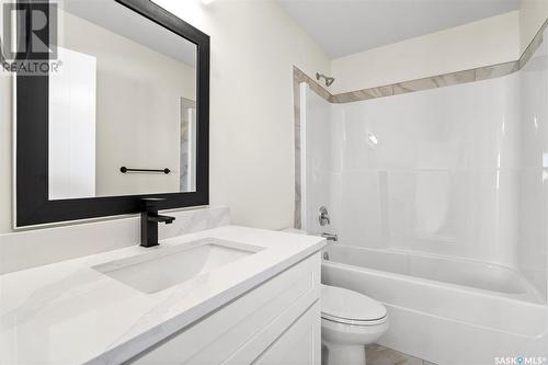 251 Ells Crescent, Saskatoon, SK - Indoor Photo Showing Bathroom