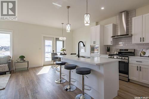 251 Ells Crescent, Saskatoon, SK - Indoor Photo Showing Kitchen With Upgraded Kitchen