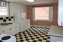 412 1St Street W, Shaunavon, SK  - Indoor Photo Showing Kitchen With Double Sink 