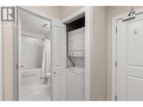 3220 Skyview Lane Unit# 301, West Kelowna, BC - Indoor Photo Showing Laundry Room