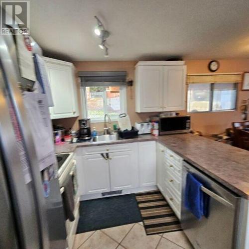 7955 China Valley Road, Chase, BC - Indoor Photo Showing Kitchen