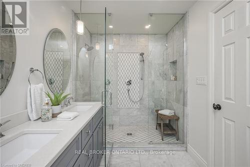 360 North Shore Blvd E, Burlington, ON - Indoor Photo Showing Bathroom