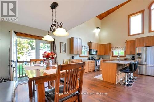 9 Lakeview Cottage Road, Kawartha Lakes, ON - Indoor Photo Showing Dining Room