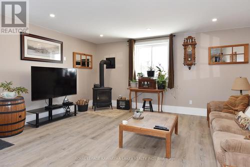 425 Digby Laxton Boundary Road, Kawartha Lakes, ON - Indoor Photo Showing Other Room