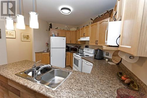 19 Village Crescent, Peterborough, ON - Indoor Photo Showing Kitchen With Double Sink