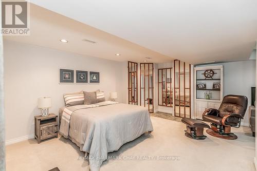 1069 Lakeshore Rd E, Oro-Medonte, ON - Indoor Photo Showing Bedroom